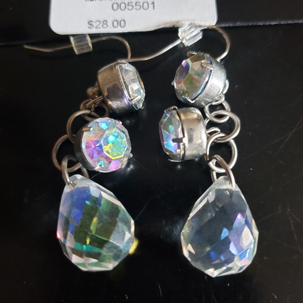 NWT Rhinestone dangle drop earrings - Picture 7 of 7